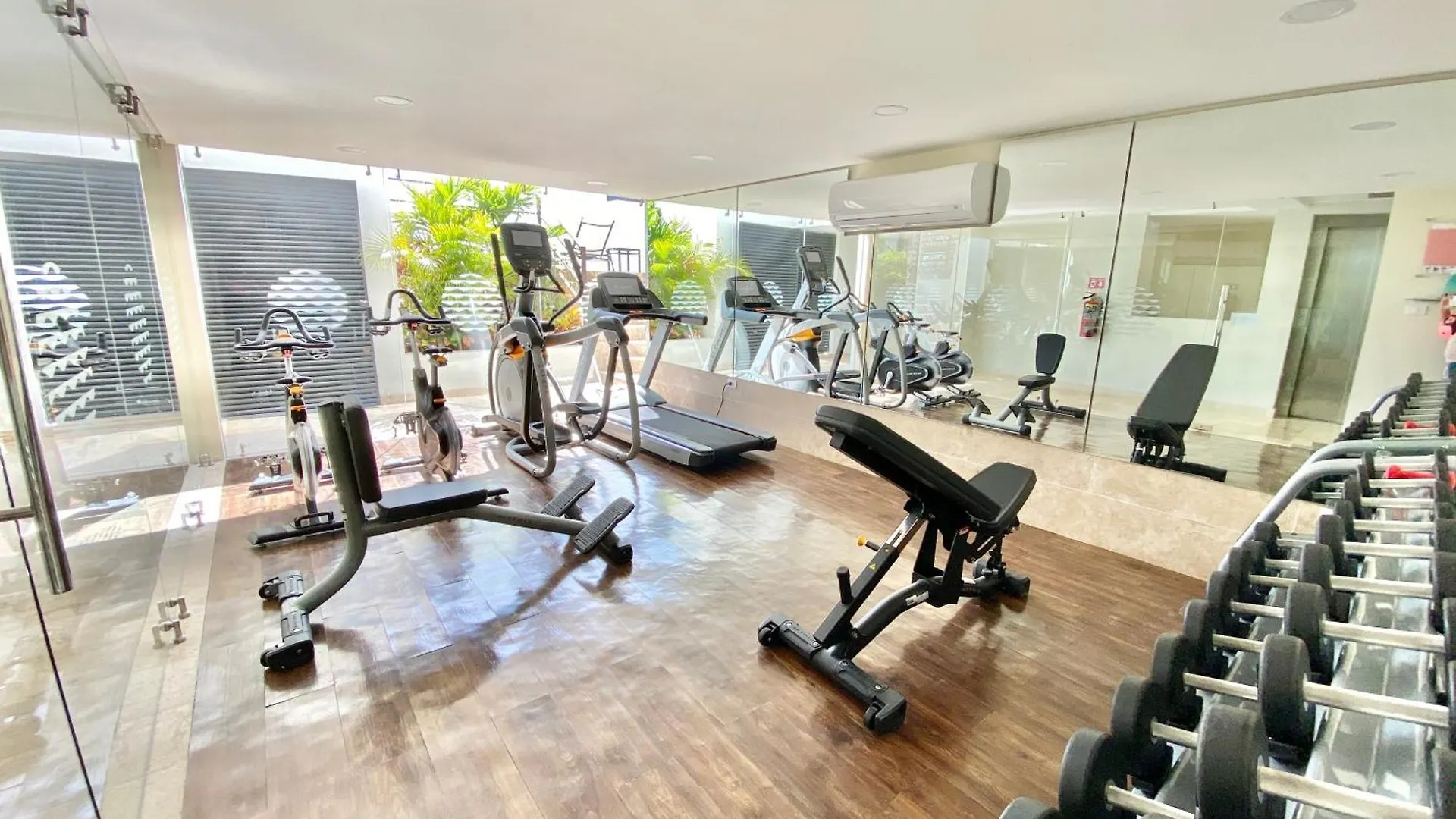Top Location Condo Infinity Oceanview Pool And Gym Playa del Carmen Apartment