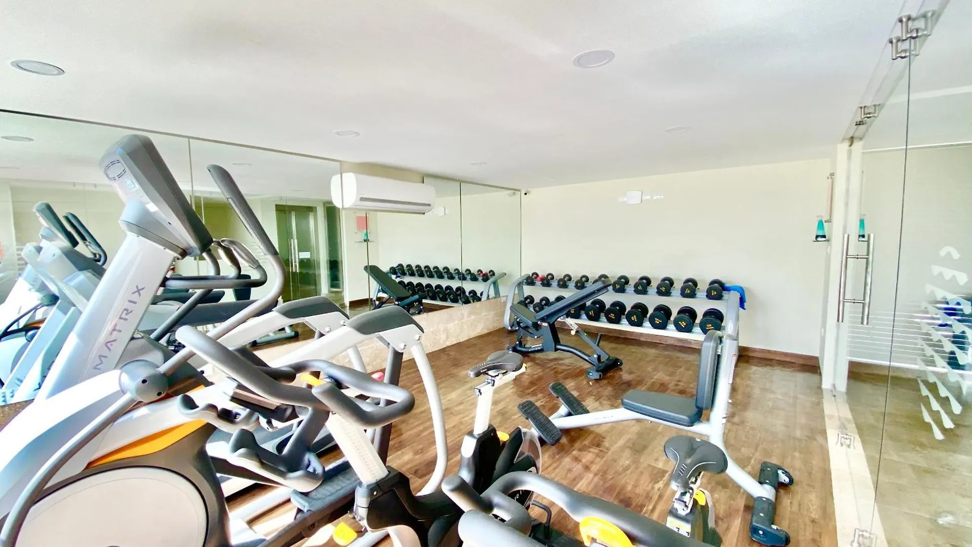 Top Location Condo Infinity Oceanview Pool And Gym Playa del Carmen Apartment