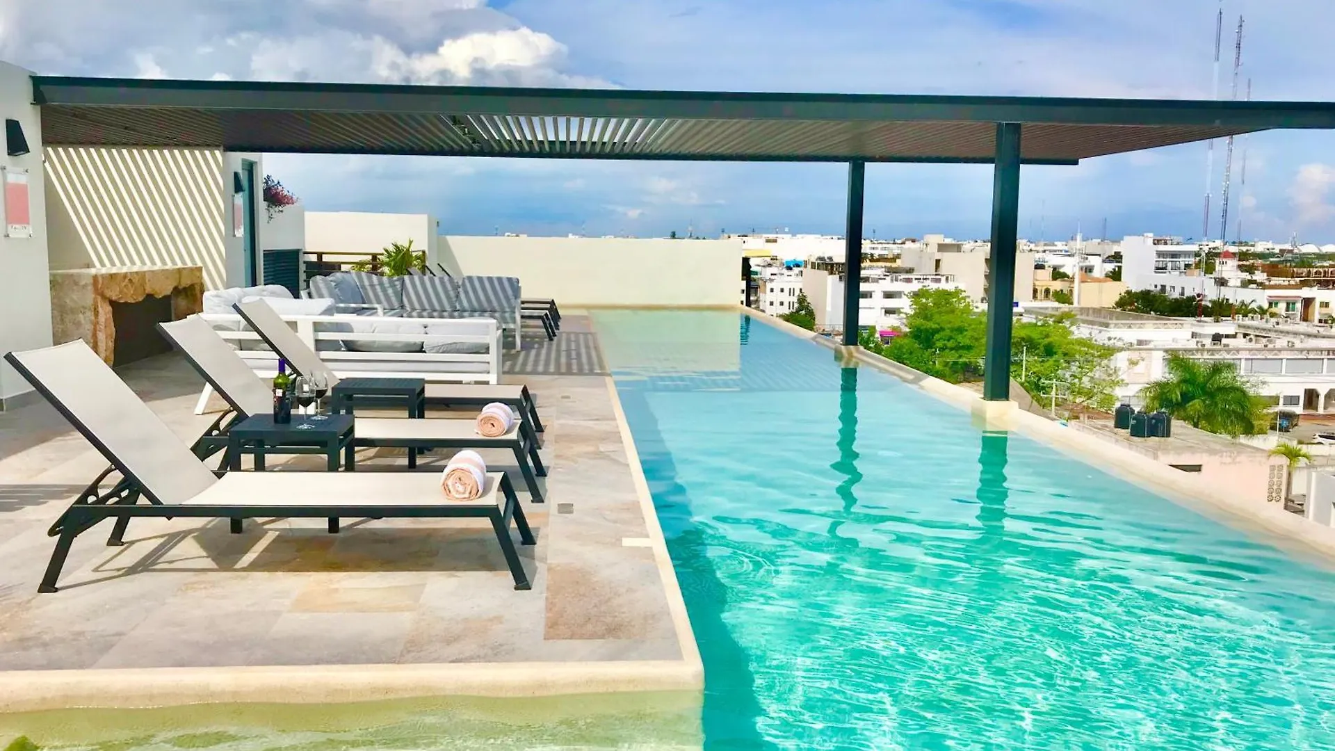 Top Location Condo Infinity Oceanview Pool And Gym Playa del Carmen Apartment