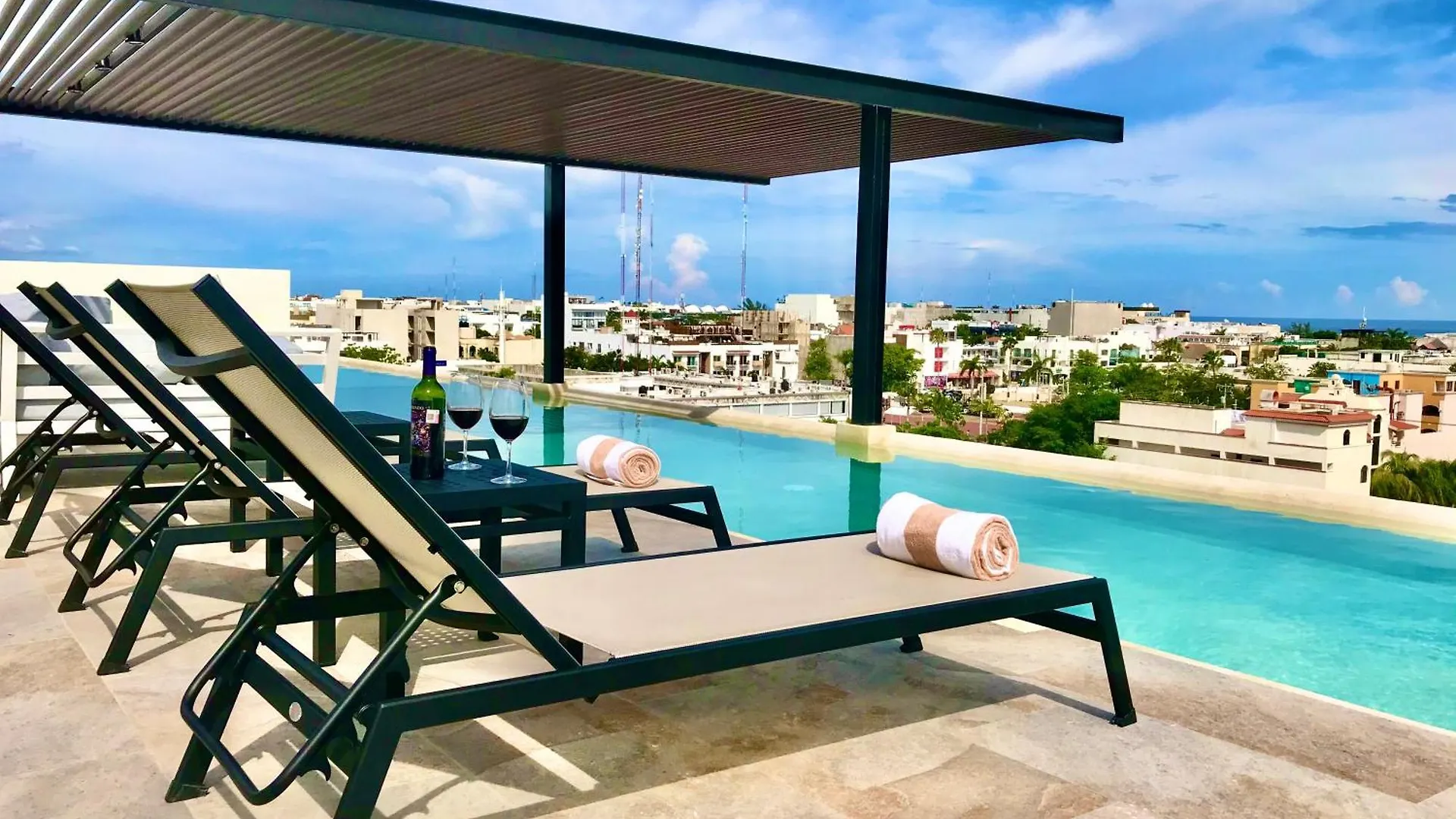 Top Location Condo Infinity Oceanview Pool And Gym Playa del Carmen